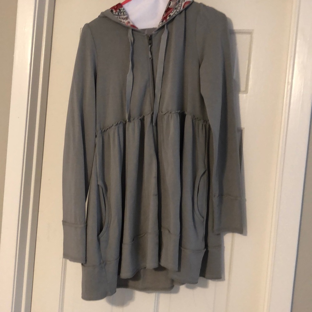 Envy’s tree zip up hoodie